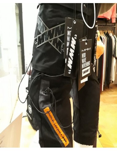 Pantalón negro /marca naranja