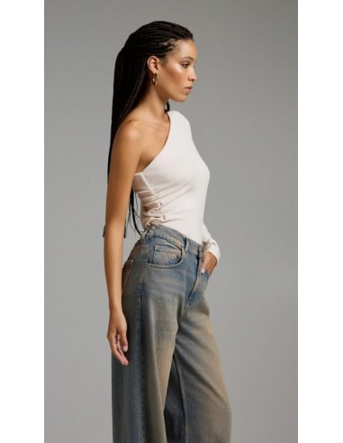 Camiseta Beige solo una manga Larga