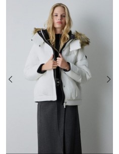 Chaqueta Blanca Con Capucha...