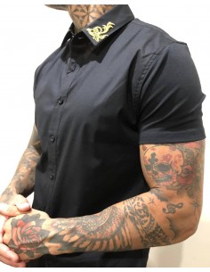 Camisa negra manga corta...