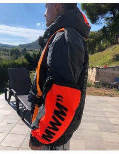 Chaqueta negra/naranja 2